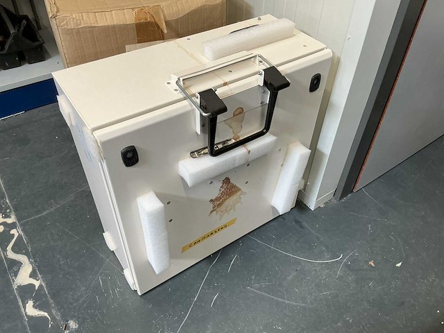 Schneider canalis ksb400se4 aftakkast voor din zekeringen - afbeelding 1 van  5