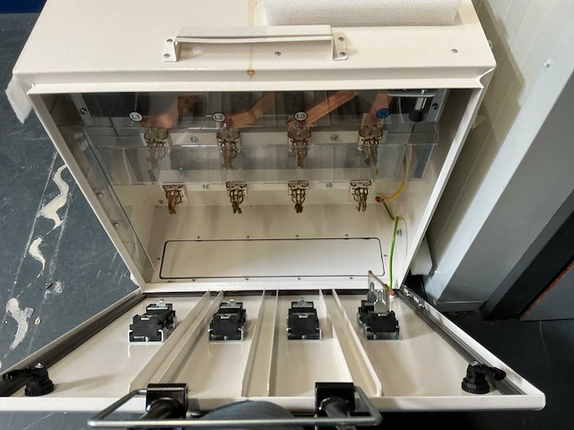 Schneider canalis ksb400se4 aftakkast voor din zekeringen - afbeelding 3 van  5