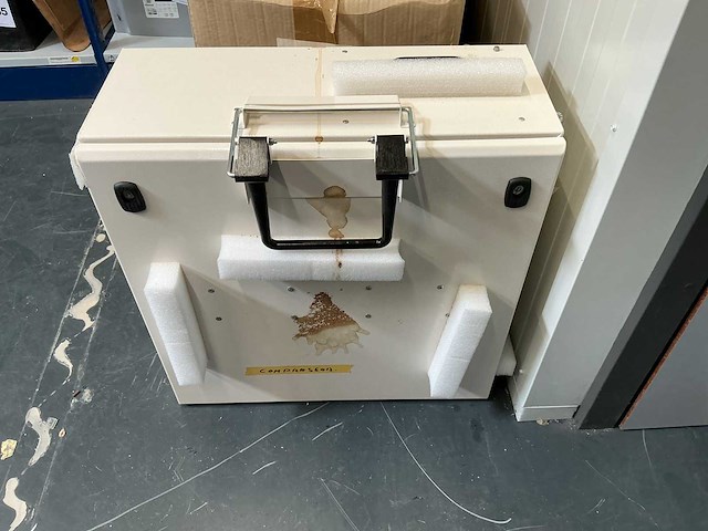 Schneider canalis ksb400se4 aftakkast voor din zekeringen - afbeelding 4 van  5