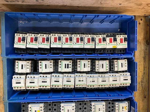 Schneider contactoren en motorbeveiligingsschakelaars - afbeelding 2 van  5