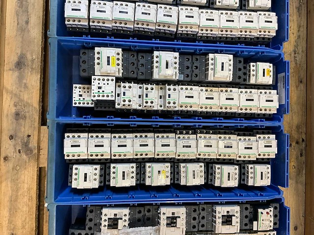 Schneider contactoren en motorbeveiligingsschakelaars - afbeelding 3 van  5