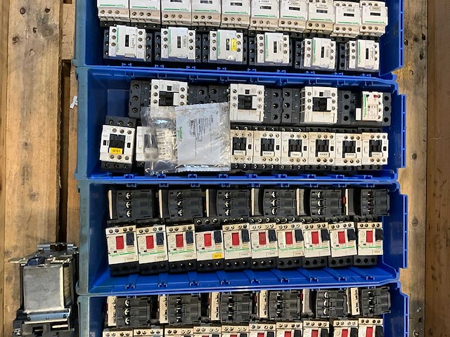 Schneider contactoren en motorbeveiligingsschakelaars - afbeelding 4 van  5