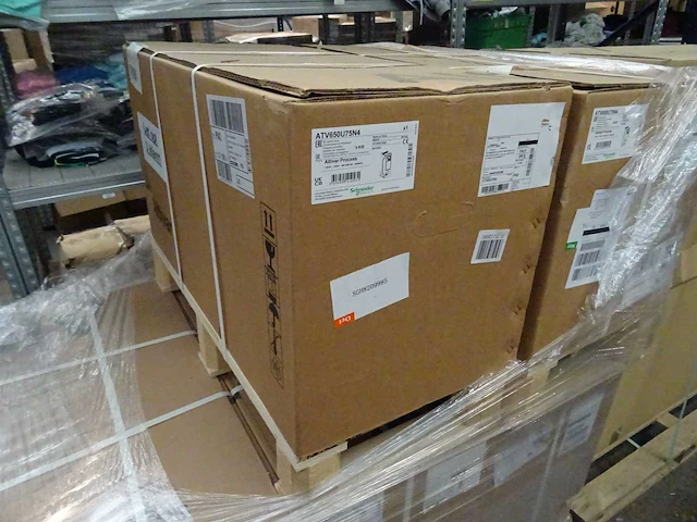 Schneider electric - altivar process - atv650u75n4 - frequentieregelaar - afbeelding 2 van  3