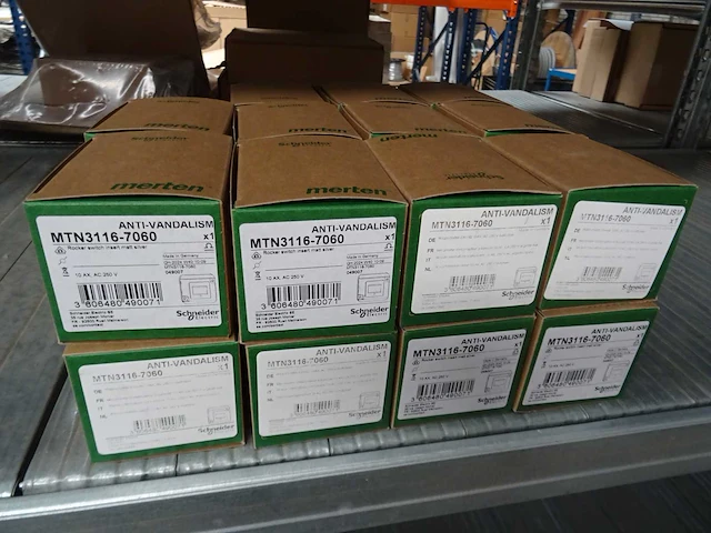 Schneider electric - anti-vandalism - mtn3116-7060 - wisselschakelaar (22x) - afbeelding 2 van  3