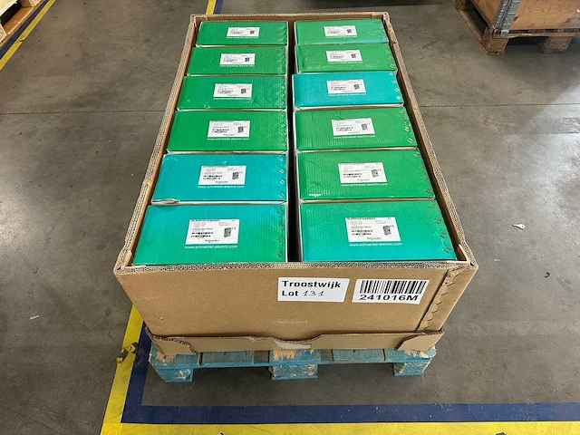 Schneider electric - blrbh341a409b83 - partij varplus box hduty driefasencondensator 12x - afbeelding 1 van  5