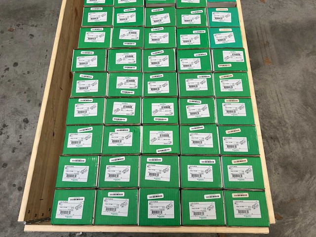 Schneider electric - lx2fjw25 - partij schneider electric tesys spoelen (100x) - afbeelding 2 van  5