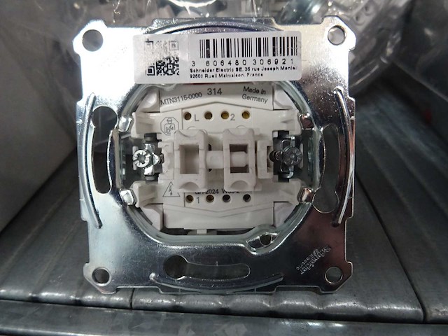 Schneider electric - merten - mtn3115-0000 - serieschakelaar (12x) - afbeelding 2 van  2