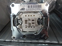 Schneider electric - merten - mtn3115-0000 - serieschakelaar (12x) - afbeelding 2 van  2