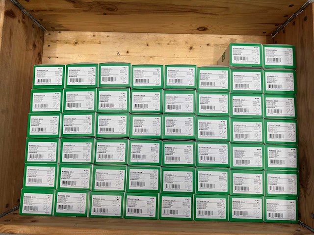 Schneider electric - mtn6903-6214 - partij knx access rtc glas zwart (50x) - afbeelding 1 van  3