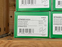 Schneider electric - mtn6903-6214 - partij knx access rtc glas zwart (50x) - afbeelding 2 van  3