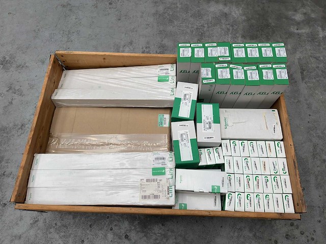 Schneider electric - multi 9, altira, linergy - partij elektrische componenten - afbeelding 5 van  9
