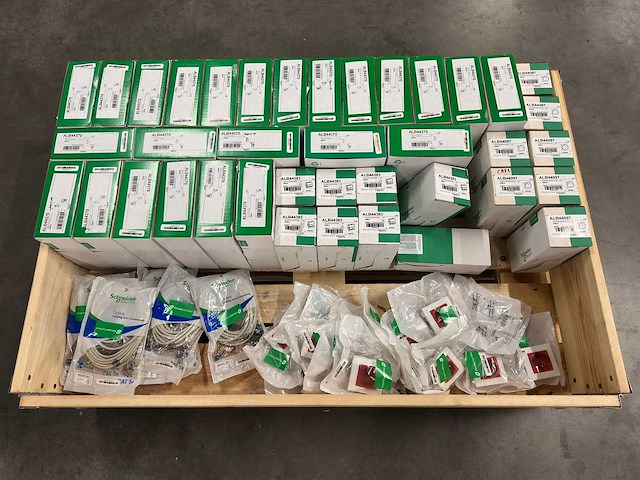 Schneider electric - partij altira installatiemateriaal en bekabeling - afbeelding 5 van  8