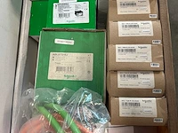 Schneider electric - partij componenten & toebehoren - afbeelding 7 van  9
