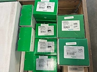 Schneider electric - partij componenten & toebehoren - afbeelding 8 van  9