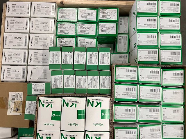 Schneider electric - partij diverse componenten incl. lv429072 trip unit - afbeelding 2 van  8