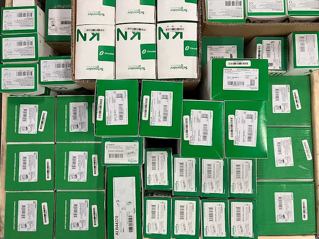Schneider electric - partij diverse componenten incl. lv429072 trip unit - afbeelding 3 van  8