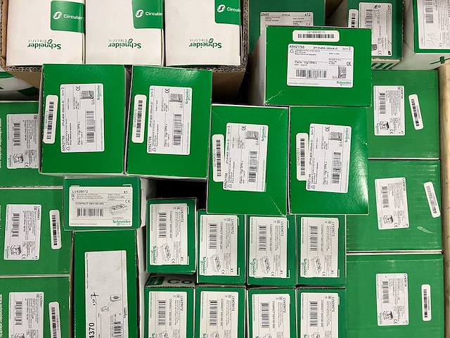 Schneider electric - partij diverse componenten incl. lv429072 trip unit - afbeelding 8 van  8