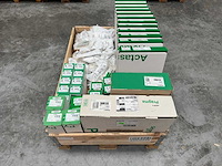 Schneider electric - partij diverse installatiematerialen - afbeelding 1 van  8