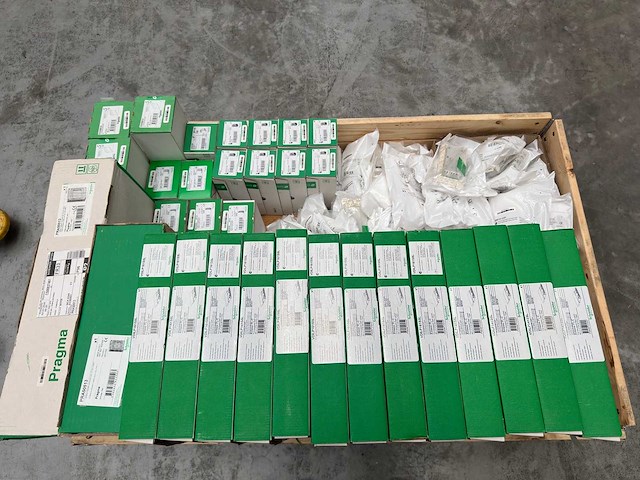 Schneider electric - partij diverse installatiematerialen - afbeelding 5 van  8