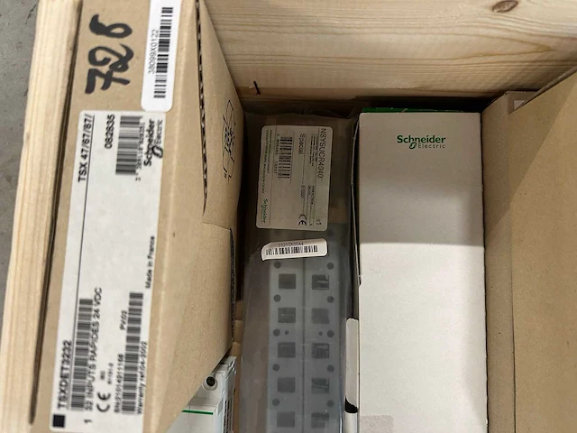 Schneider electric - partij installatieautomaten, schakelmateriaal, plc-/i/o-componenten & signaleringsonderdelen - afbeelding 9 van  11