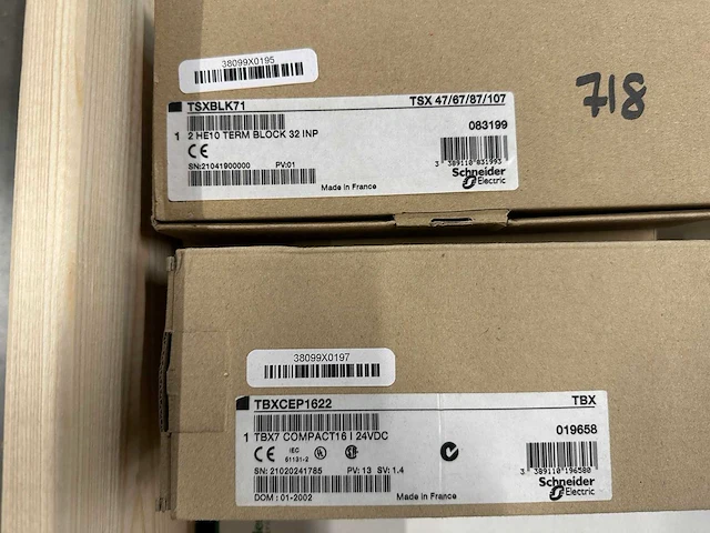 Schneider electric - partij installatieautomaten, schakelmateriaal, plc-/i/o-componenten & signaleringsonderdelen - afbeelding 10 van  11