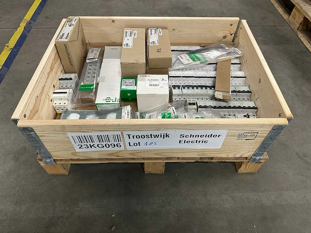 Schneider electric - partij installatieautomaten, schakelmateriaal, plc-/i/o-componenten & signaleringsonderdelen - afbeelding 1 van  11