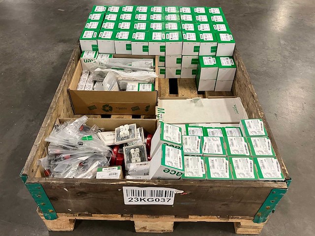 Schneider electric - partij installatiemateriaal & componenten & electronica - afbeelding 1 van  7