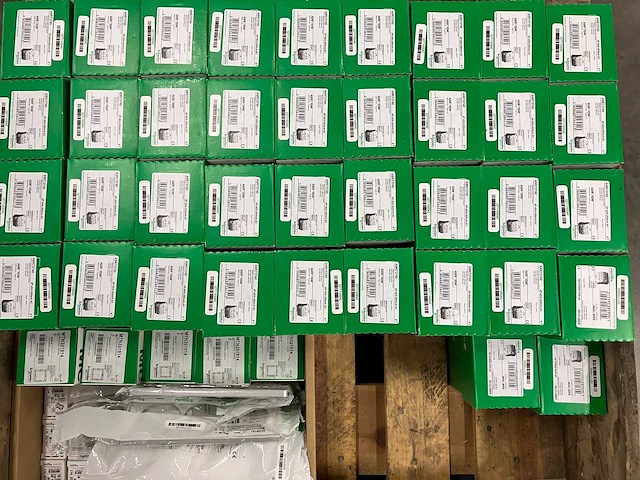 Schneider electric - partij installatiemateriaal & componenten & electronica - afbeelding 2 van  7