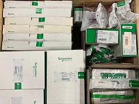 Schneider electric - partij installatiemateriaal & componenten & electronica - afbeelding 2 van  8
