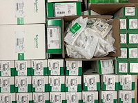 Schneider electric - partij installatiemateriaal & componenten & electronica - afbeelding 3 van  8