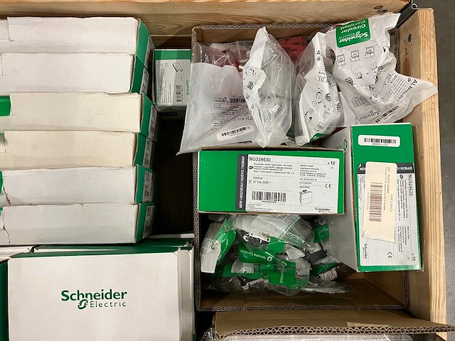 Schneider electric - partij installatiemateriaal & componenten & electronica - afbeelding 5 van  8