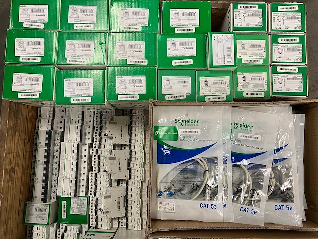 Schneider electric - partij installatiemateriaal & knx-modules & netwerkbekabeling - afbeelding 2 van  7