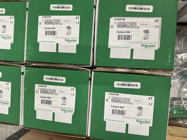 Schneider electric - partij installatiemateriaal, noodverlichting en databekabeling & electronica - afbeelding 8 van  8