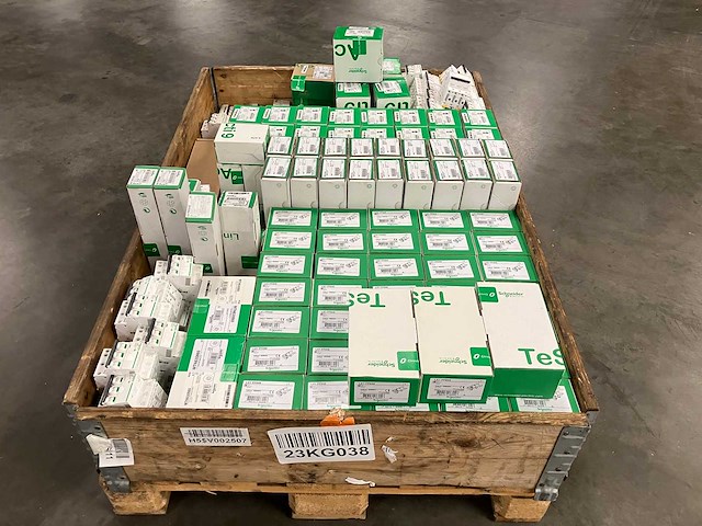 Schneider electric - partij installatiemateriaal & schakelcomponenten & electronica - afbeelding 1 van  8
