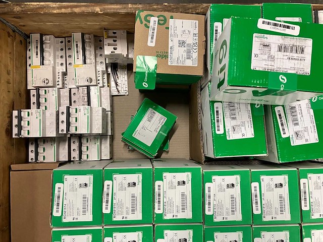 Schneider electric - partij installatiemateriaal & schakelcomponenten & electronica - afbeelding 5 van  8