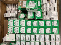 Schneider electric - partij installatiemateriaal & schakelcomponenten & electronica - afbeelding 2 van  8