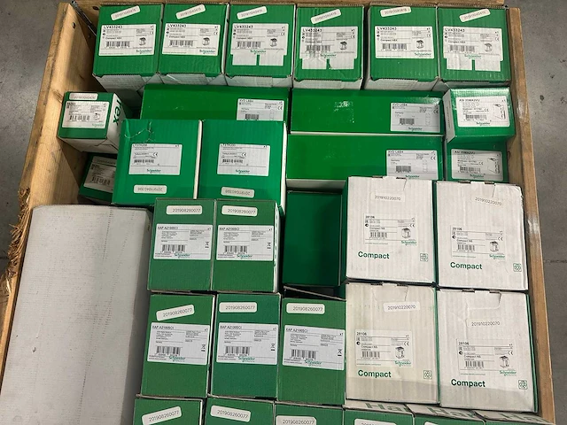 Schneider electric - partij onderdelen/componenten - afbeelding 4 van  11