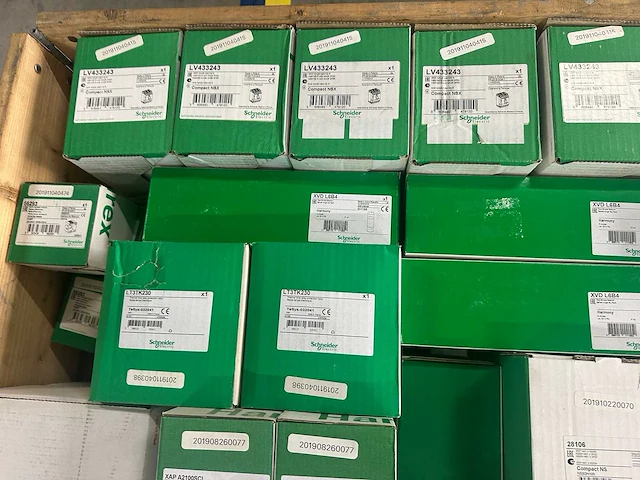 Schneider electric - partij onderdelen/componenten - afbeelding 11 van  11