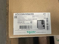 Schneider electric - partij servomotoren & frequentieregelaars - afbeelding 6 van  8