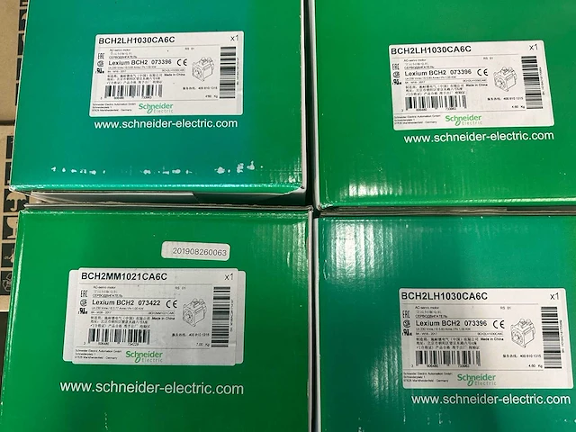Schneider electric - partij servomotoren & frequentieregelaars - afbeelding 3 van  8