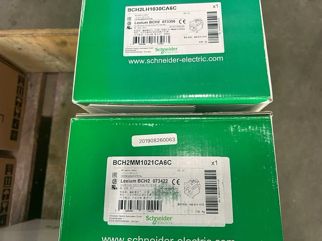 Schneider electric - partij servomotoren & frequentieregelaars - afbeelding 4 van  8