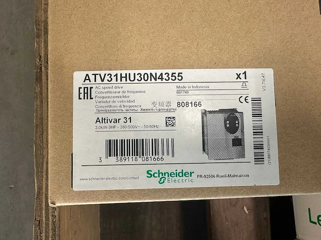 Schneider electric - partij servomotoren & frequentieregelaars - afbeelding 6 van  8