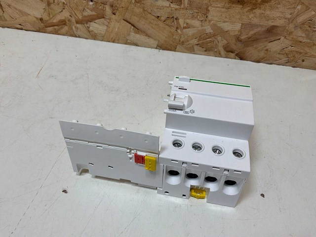 Schneider electric acti 9 lekstroom-relais - afbeelding 3 van  7