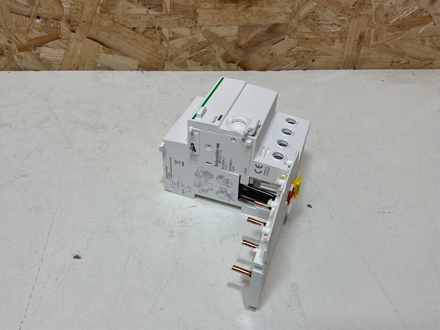 Schneider electric acti 9 lekstroom-relais - afbeelding 5 van  7