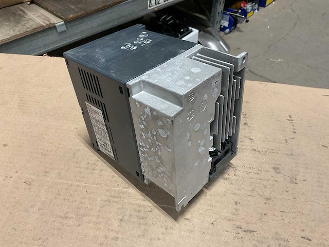 Schneider electric atv312h055n4 frequentie schakelaar - afbeelding 2 van  5