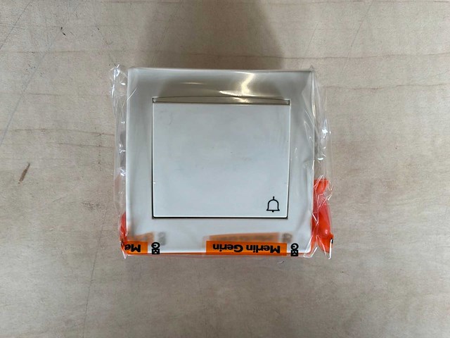 Schneider electric aya1700223 drukschakelaar voor bel - afbeelding 1 van  3