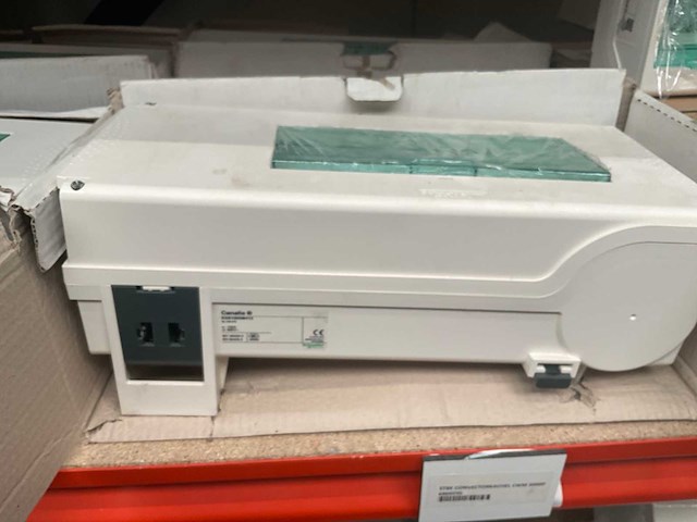 Schneider electric canalis ksb 100sm412 aftakkast railkoker - afbeelding 1 van  1