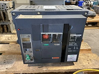 Schneider electric compact masterpact nw40 h1 vermogensschakelaar - afbeelding 1 van  4