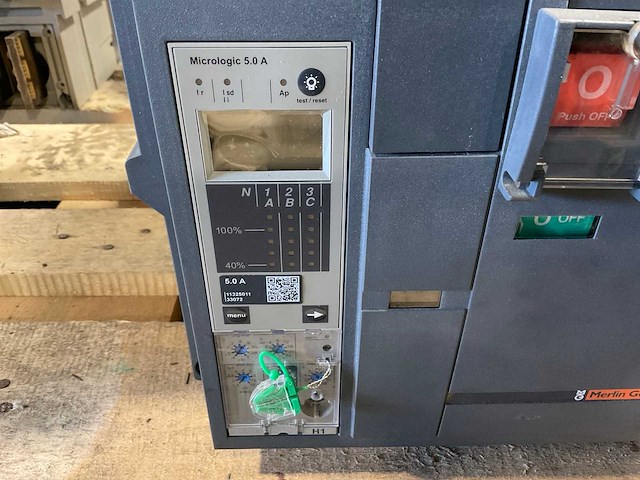 Schneider electric compact masterpact nw40 h1 vermogensschakelaar - afbeelding 4 van  4