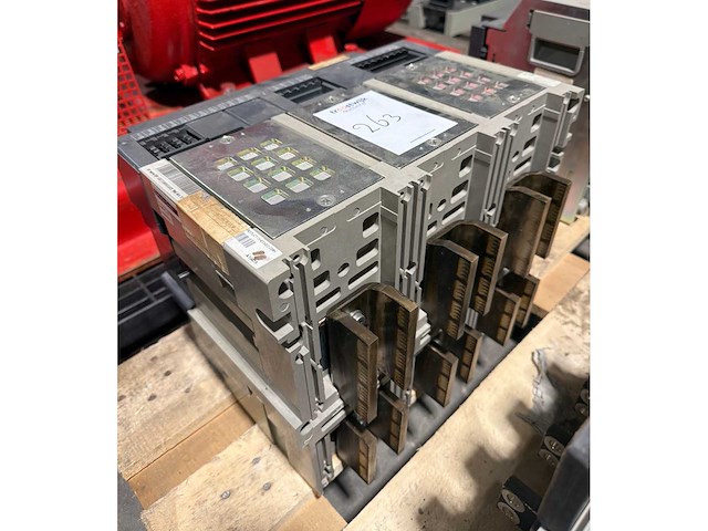 Schneider electric compact masterpact nw40 h1 vermogensschakelaar - afbeelding 2 van  4